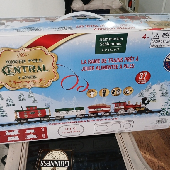 Toy train - Picture 2 of 2